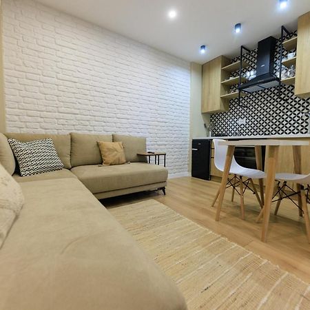 One-Bedroom Rooftop Skyline Central Hidden Gem In Тирана Экстерьер фото